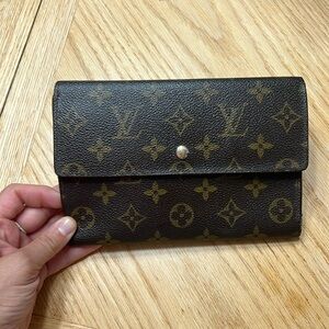 LOUIS VUITTON WALLET